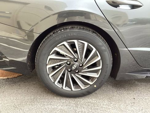 New 2026 Hyundai Sonata Limited FWD image 8
