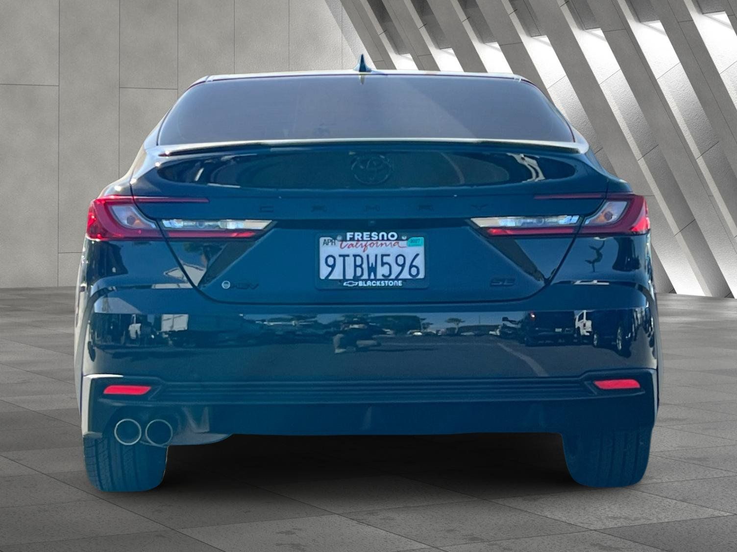 Used 2025 Toyota Camry SE FWD image 5