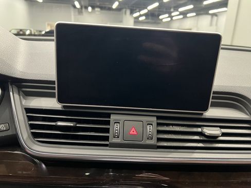 Used 2018 Audi Q5 2.0T w/ Premium Plus Package image 38