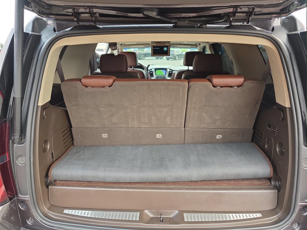 Used 2018 Chevrolet Tahoe Premier AWD/4WD image 25
