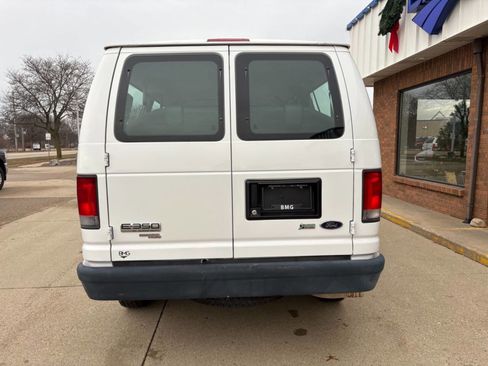 Used 2013 Ford E-350 and Econoline 350 XL image 4