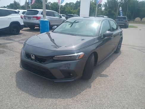 Used 2024 Honda Civic Sport Touring image 4