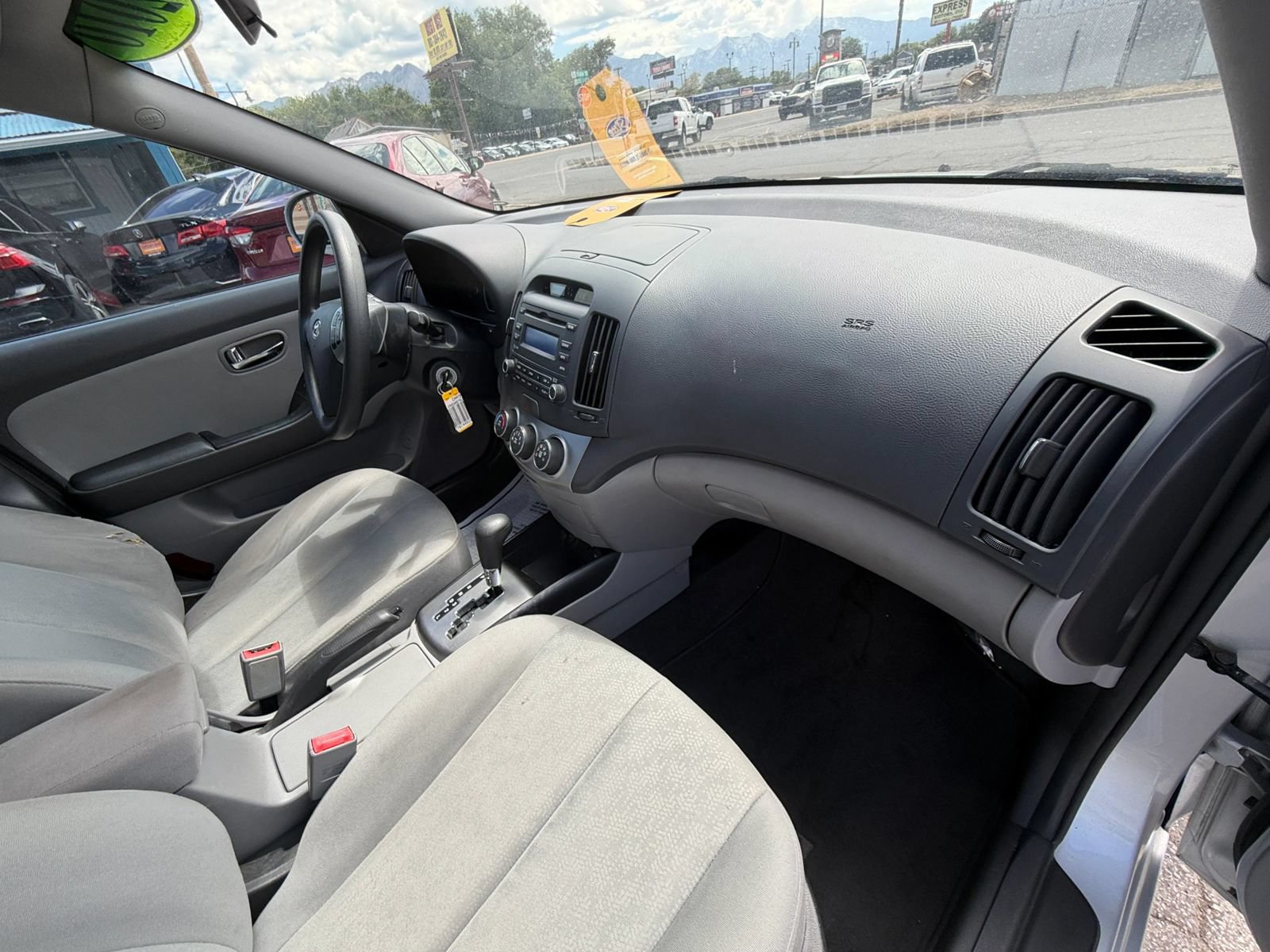 Used 2010 Hyundai Elantra GLS FWD image 13