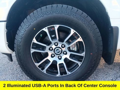 Used 2021 Nissan Titan SV w/ SV Convenience Package RWD image 27