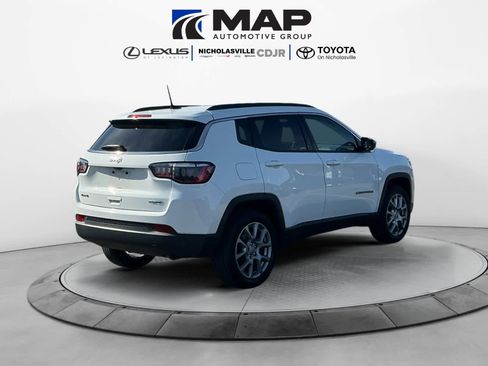Used 2022 Jeep Compass Latitude image 5