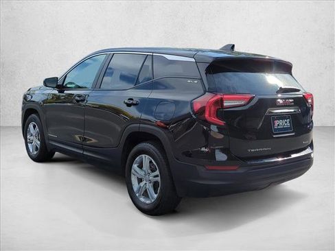 Used 2024 GMC Terrain SLE image 7