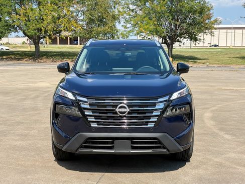 Used 2026 Nissan Rogue SL FWD image 4
