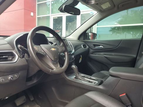 Used 2020 Chevrolet Equinox LT w/ Sport Edition FWD image 2
