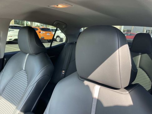 Used 2023 Toyota Camry SE image 18