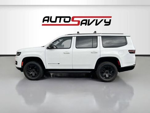 Used 2023 Jeep Wagoneer Series II w/ Mopar Step-Up Package AWD/4WD image 4