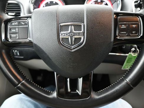 Used 2016 Dodge Grand Caravan SE image 19