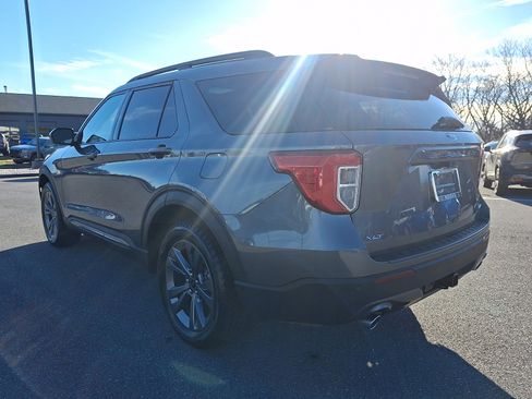 Used 2022 Ford Explorer XLT w/ Equipment Group 202A image 5