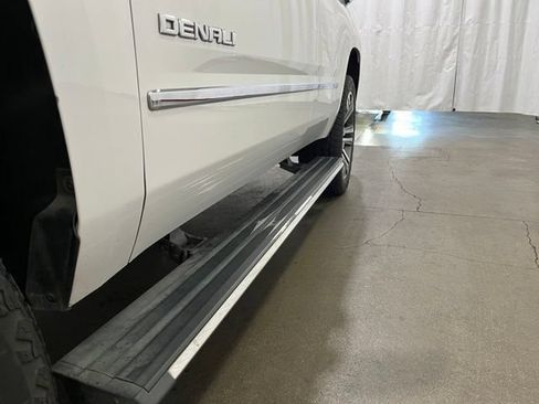Used 2018 GMC Yukon Denali w/ Denali Ultimate Package AWD/4WD image 26