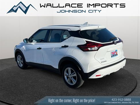 Used 2023 Nissan Kicks S image 3
