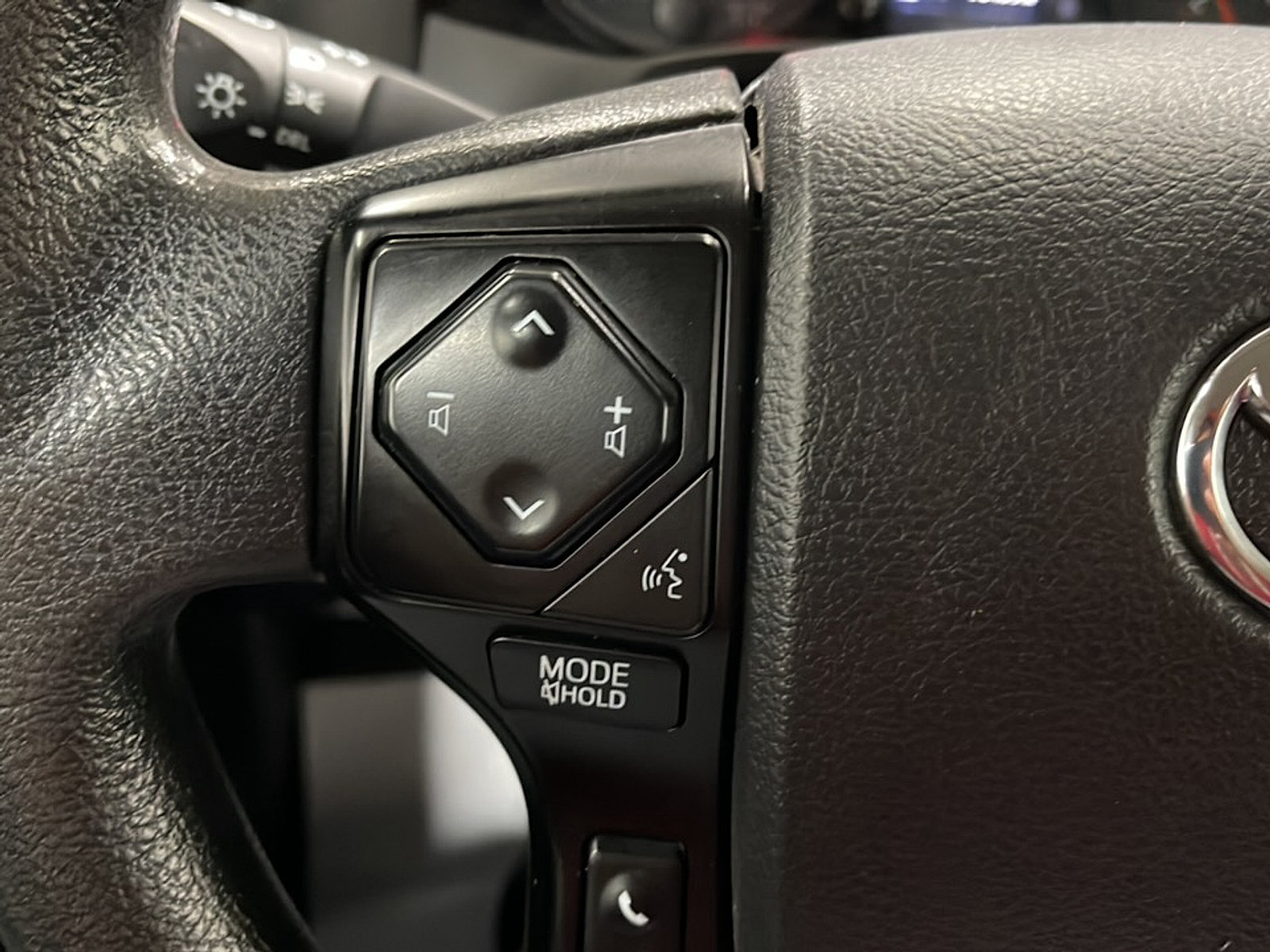 Used 2021 Toyota Tacoma SR AWD/4WD image 6