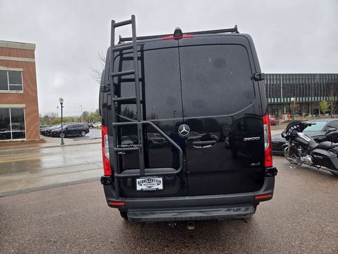 Used 2020 Mercedes-Benz Sprinter 2500 image 11