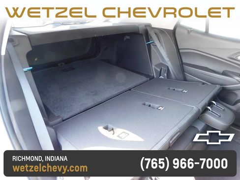 Used 2025 Chevrolet Trax LT FWD image 24