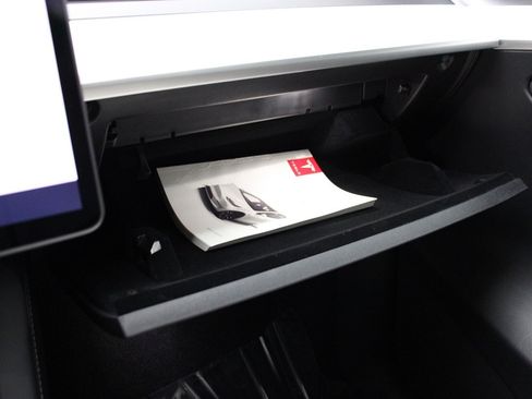 Used 2023 Tesla Model Y Performance image 24