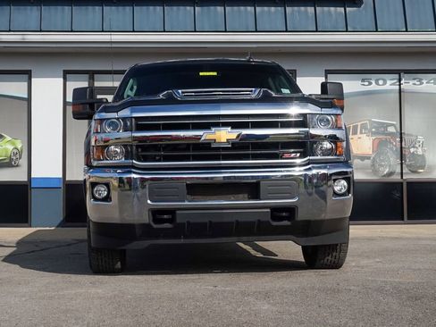 Used 2019 Chevrolet Silverado 2500 LT w/ LT Convenience Package image 7