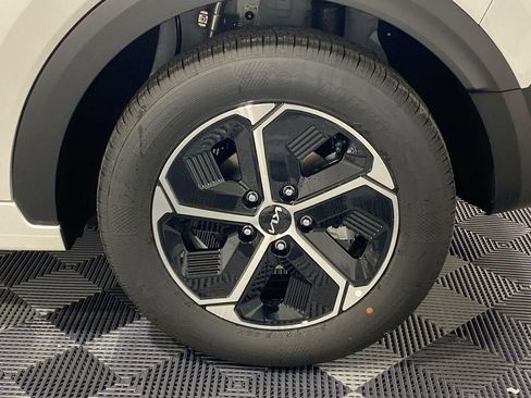 New 2026 Kia Niro LX FWD image 31