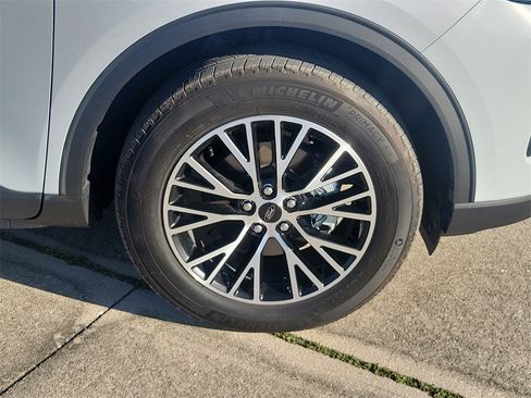 Used 2025 Ford Escape Base w/ Class II Trailer Tow Package image 7