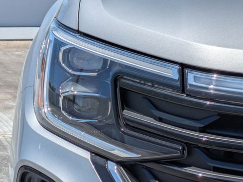 New 2026 Volkswagen Atlas Cross Sport SEL AWD/4WD image 10