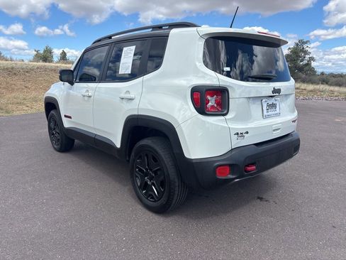 Used 2018 Jeep Renegade Trailhawk image 6