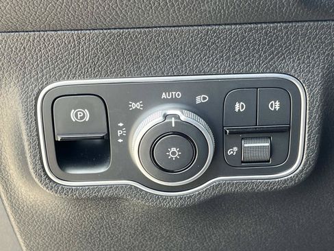 Used 2026 Mercedes-Benz GLB 250 image 29