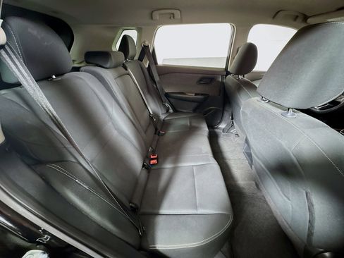 Used 2023 Nissan Rogue S image 25