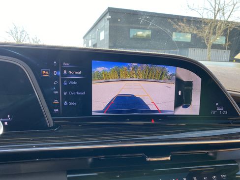 Used 2022 Cadillac Escalade ESV Sport w/ Touring Package image 24