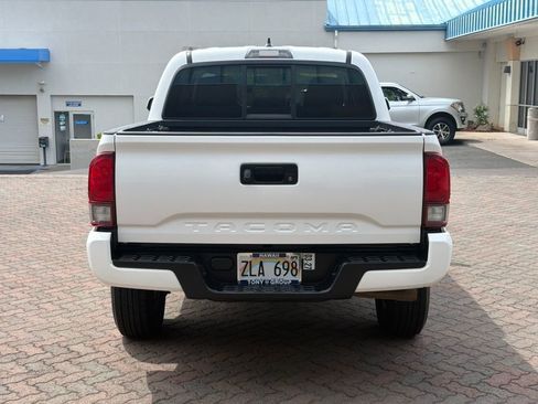 Used 2022 Toyota Tacoma SR image 4