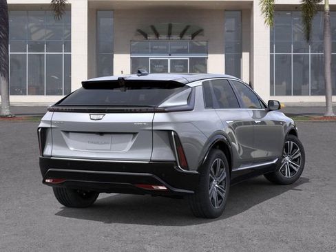 New 2026 Cadillac Lyriq Luxury AWD/4WD image 4