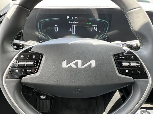 Certified 2023 Kia Niro EX FWD image 23