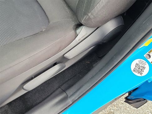 Used 2021 Toyota RAV4 LE image 17