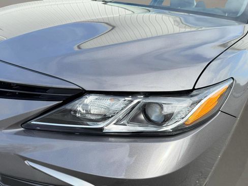 Used 2022 Toyota Camry LE image 11