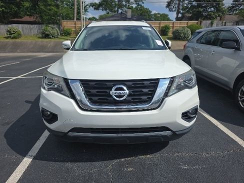 Used 2020 Nissan Pathfinder SV FWD image 2