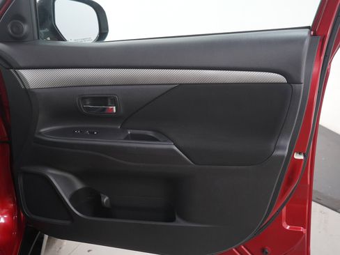Used 2017 Mitsubishi Outlander ES FWD image 11