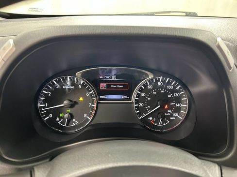 Used 2017 Nissan Pathfinder SL w/ Trailer Tow Package AWD/4WD image 13