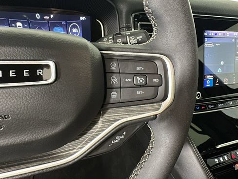 Used 2022 Jeep Wagoneer Series II w/ Rear Seat Video Group 1 RWD image 19