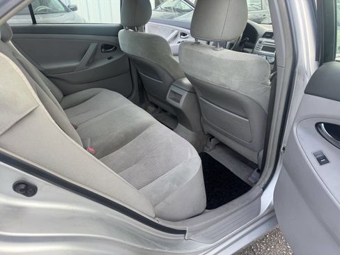 Used 2011 Toyota Camry LE image 8