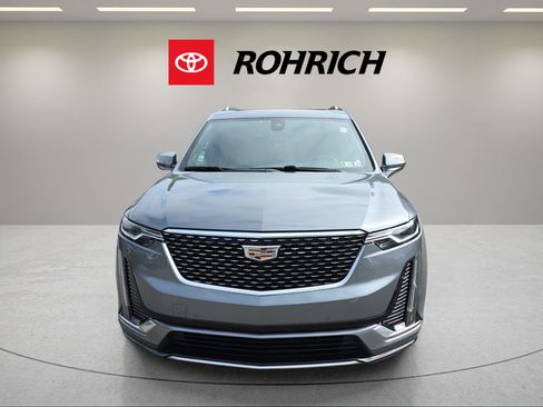 Used 2022 Cadillac XT6 Premium Luxury AWD/4WD image 2