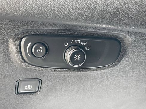 Used 2020 GMC Terrain SLE w/ Driver Convenience Package image 24