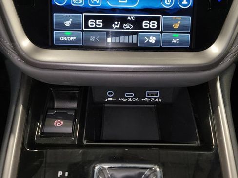 Used 2025 Subaru Outback Onyx Edition AWD/4WD image 30