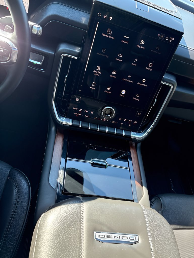 Used 2025 GMC Yukon Denali w/ Sun & Power Step Package AWD/4WD image 27