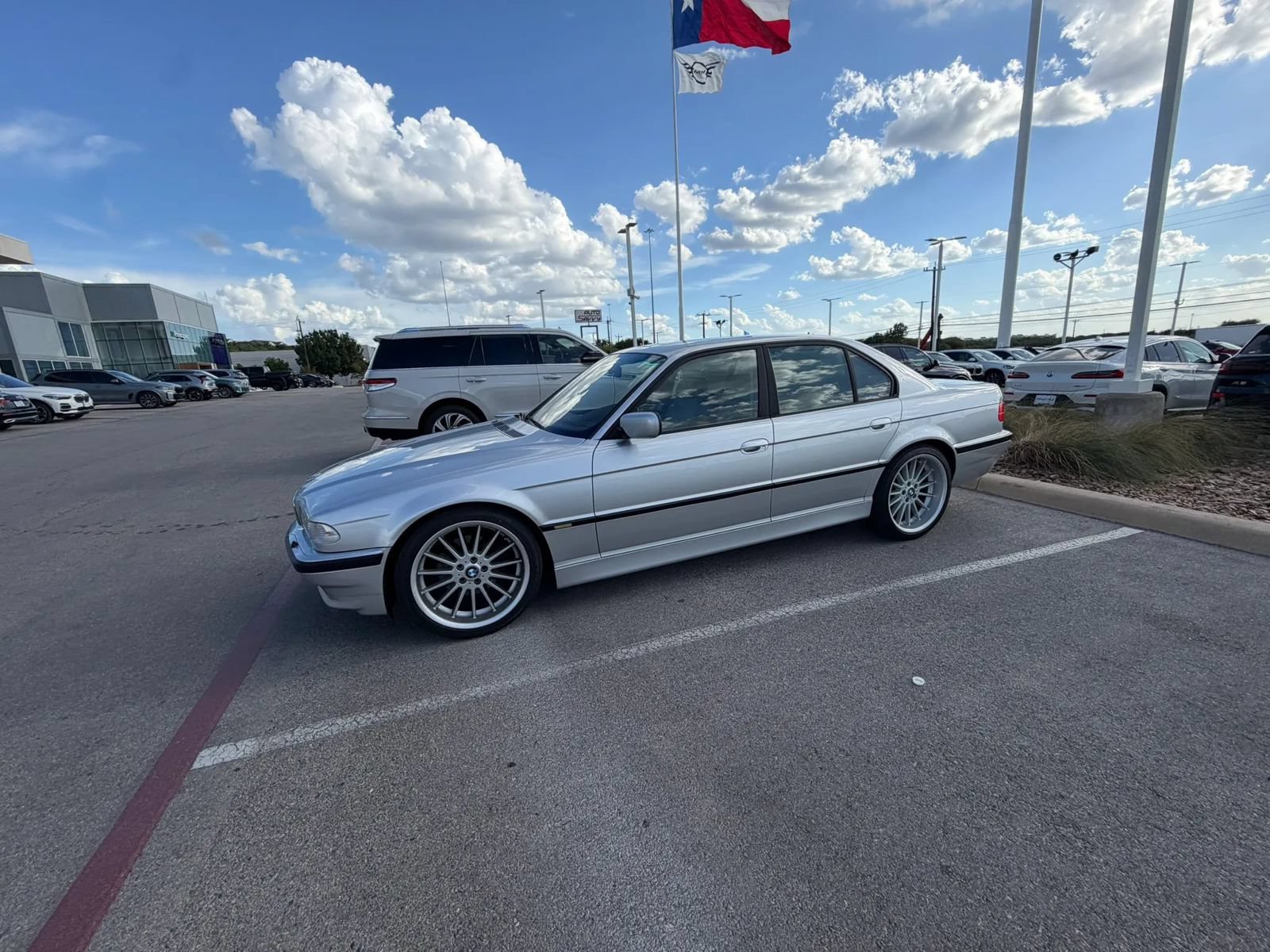 Used 2001 BMW 740i RWD image 10
