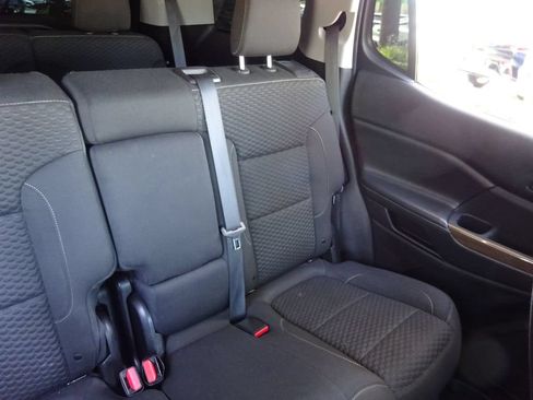 Used 2019 GMC Acadia SLE FWD image 16