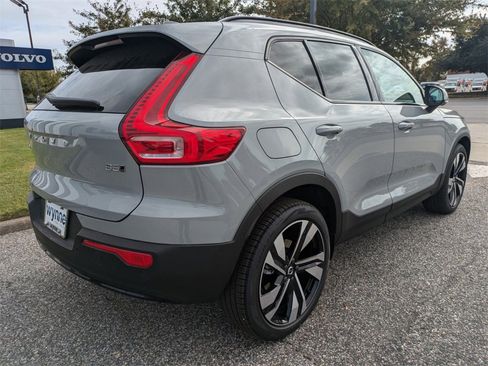 New 2025 Volvo XC40 B5 Plus w/ Protection Package Premier image 4