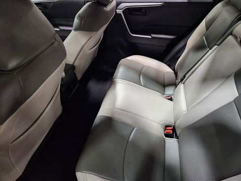 Used 2022 Toyota RAV4 LE image 48