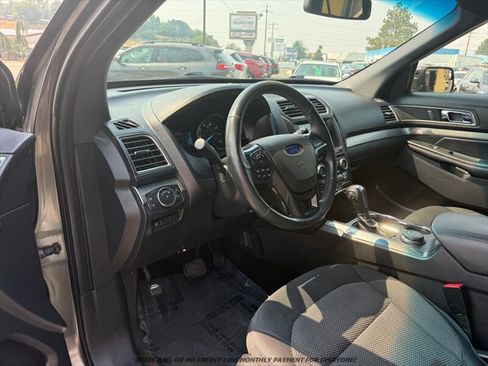 Used 2018 Ford Explorer XLT w/ Equipment Group 201A AWD/4WD image 10
