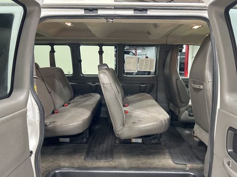 Used 2017 Chevrolet Express 3500 LT w/ LT Preferred Equipment Group image 19